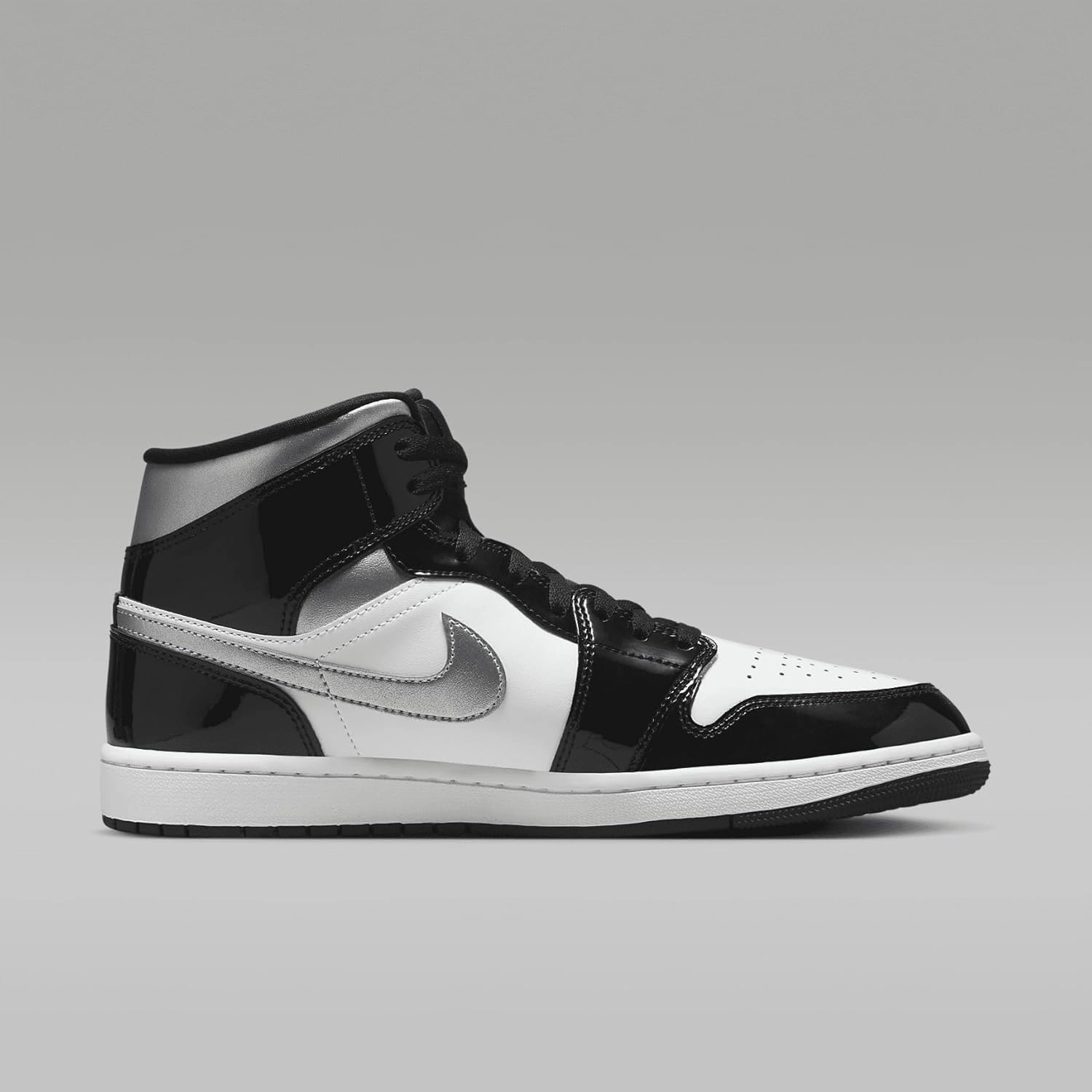 Air Jordan 1 Mid SE Men's Shoes (HV0789-010, Black/White/Metallic Gold/Metallic Silver)