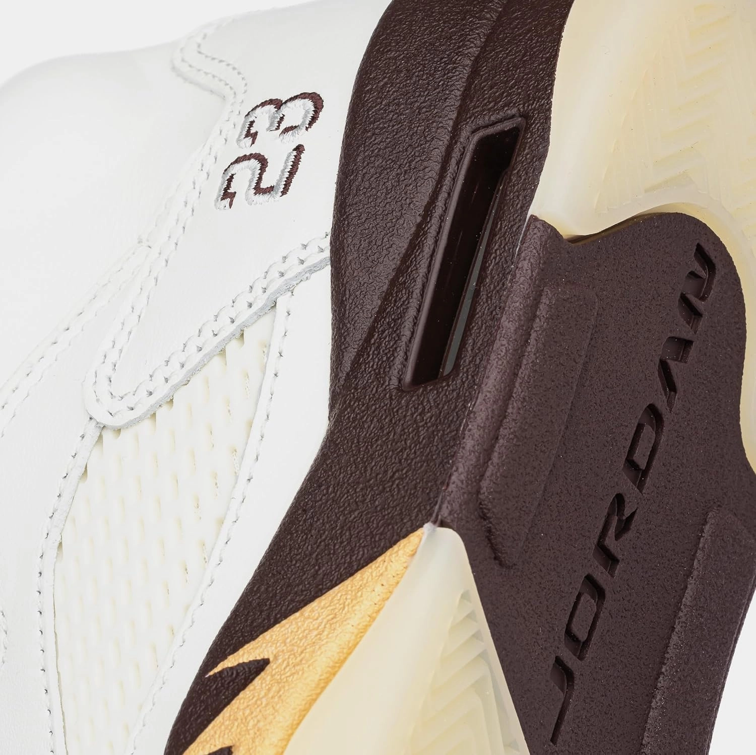 Air Jordan 5 Retro Golden Ticket Womens Lifestyle Shoes (Earth/Metallic Gold/Sail/Muslin)