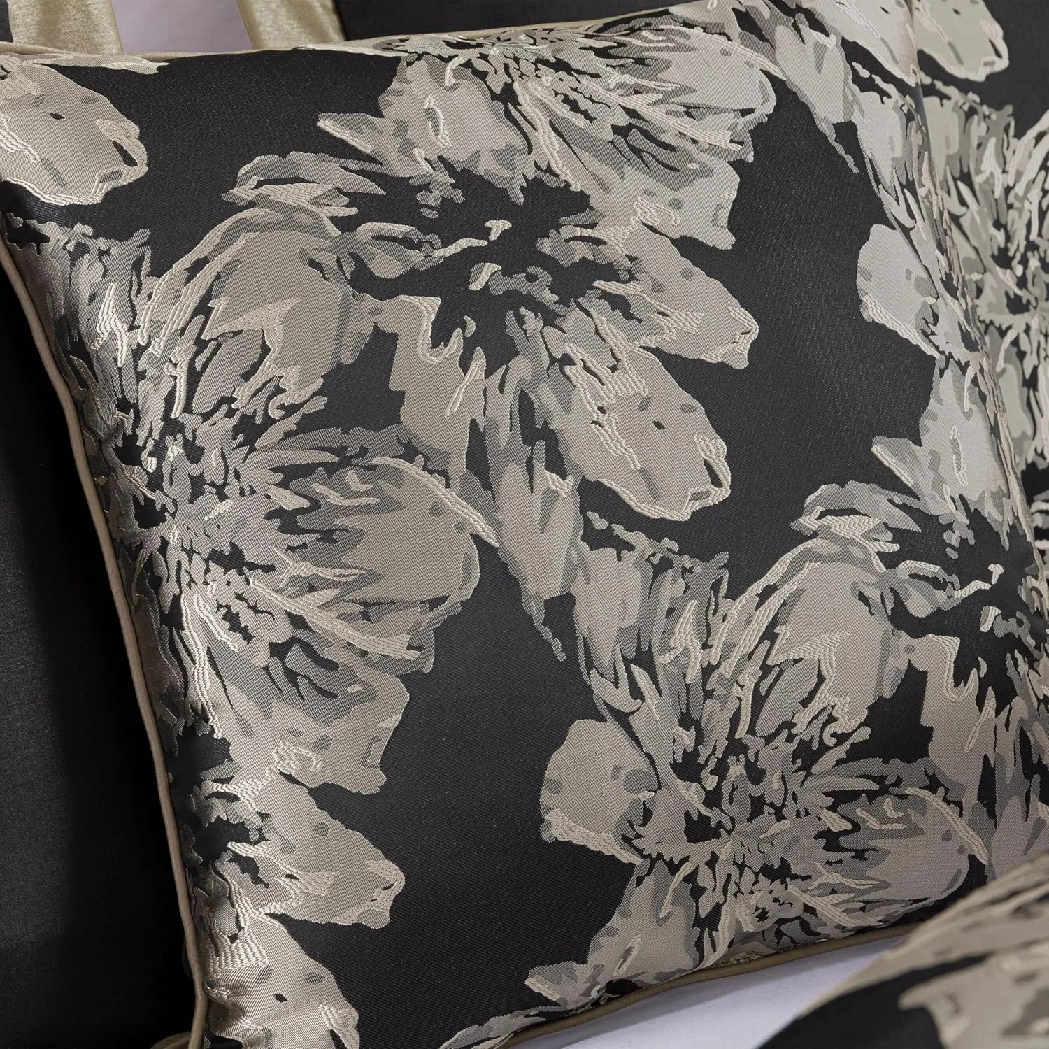 Chezmoi Collection Kelsey Comforter Set Queen Size, 7-Piece Black Gold Hibiscus Floral Jacquard Bedding Set