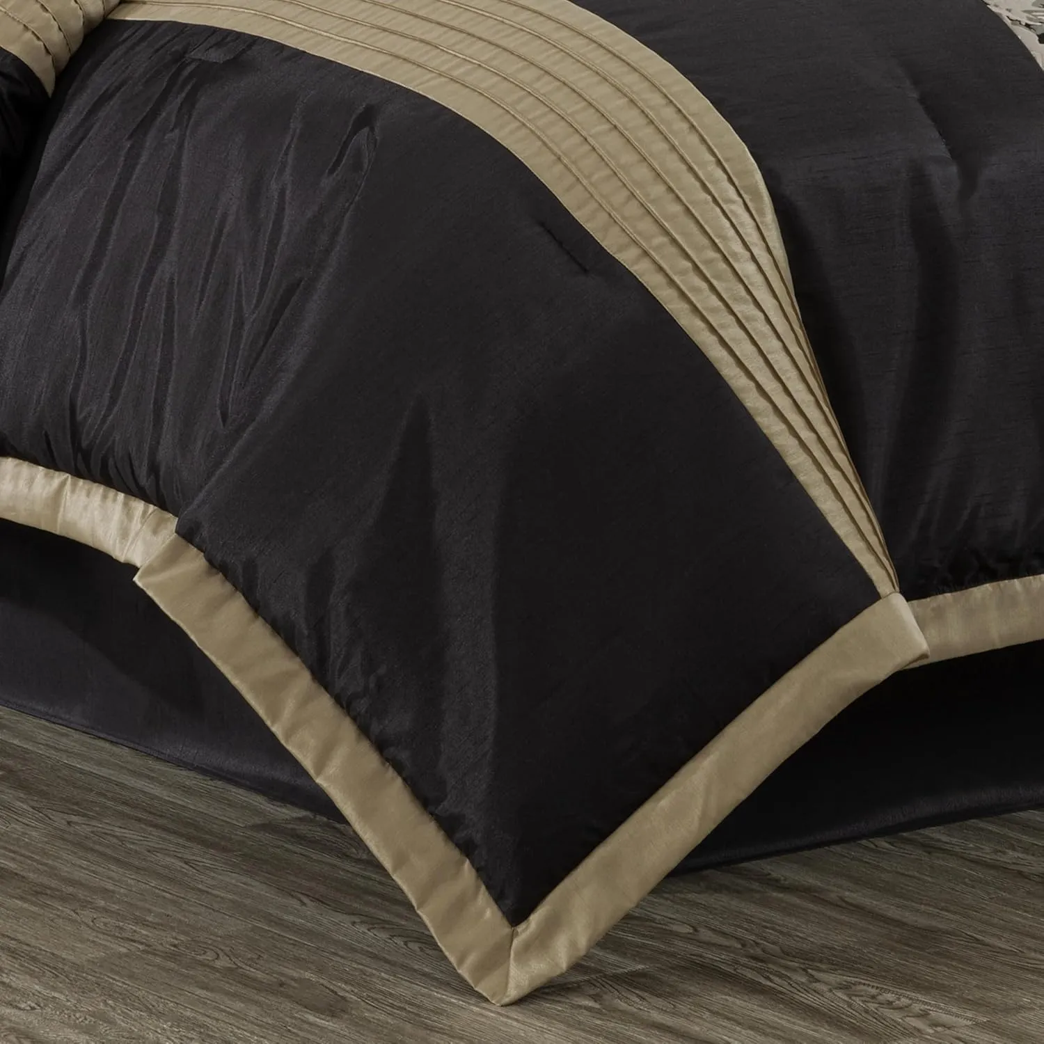 Chezmoi Collection Kelsey Comforter Set Queen Size, 7-Piece Black Gold Hibiscus Floral Jacquard Bedding Set