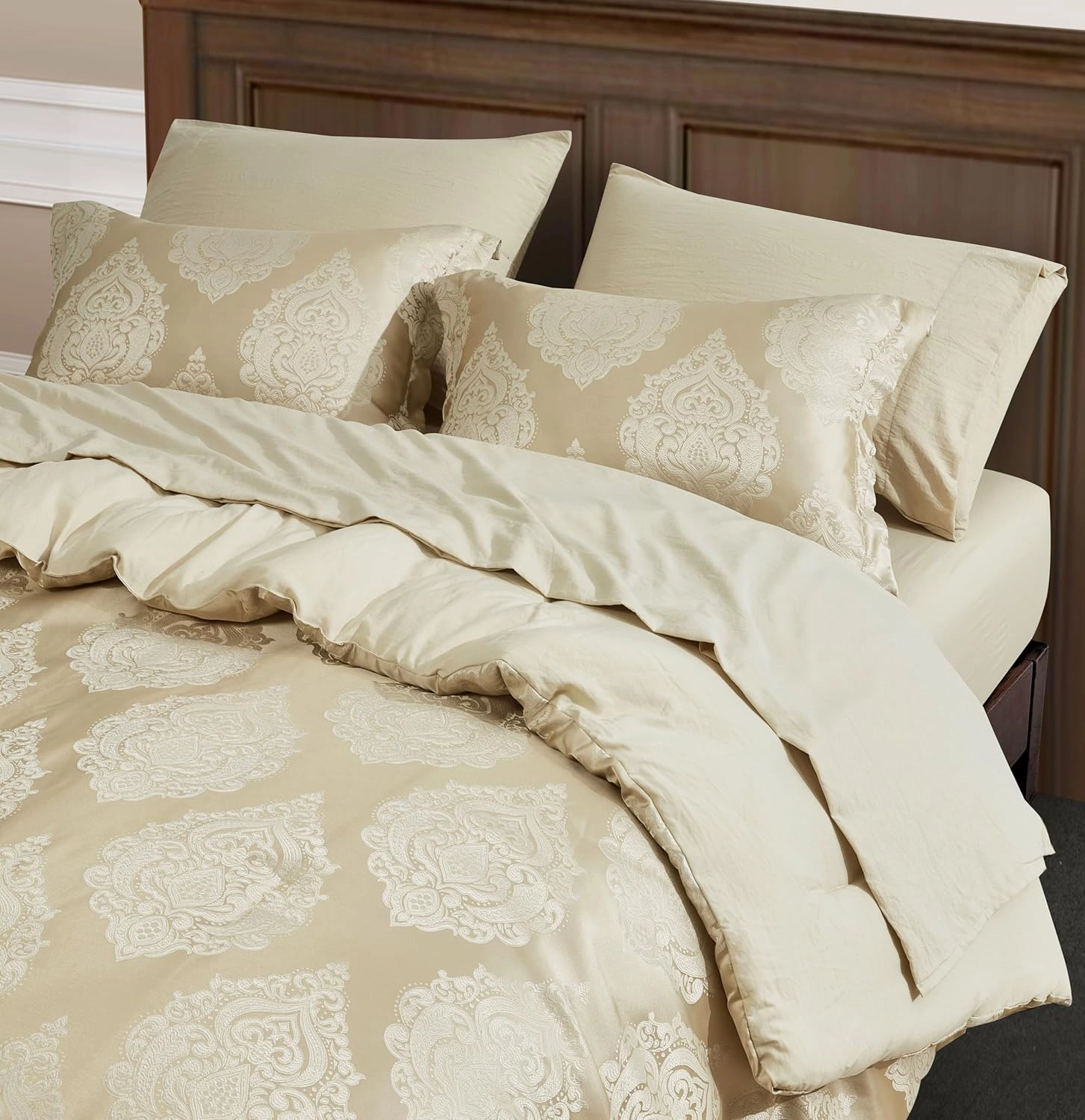 Chezmoi Collection Juliette 7-Piece Bed in a Bag Comforter Set King - Luxury Medallion Jacquard Comforter Set with Sheets for All Seasons, Gold