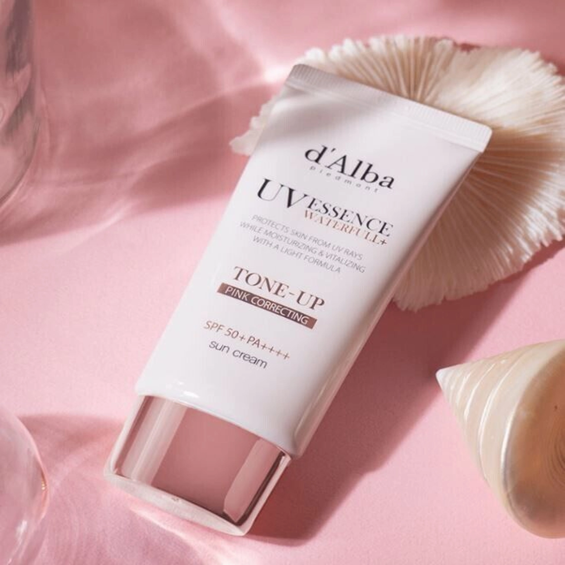 d'alba UV Essence Waterfull Tone Up PinkCorrecting Sun Cream Spf50  PA    