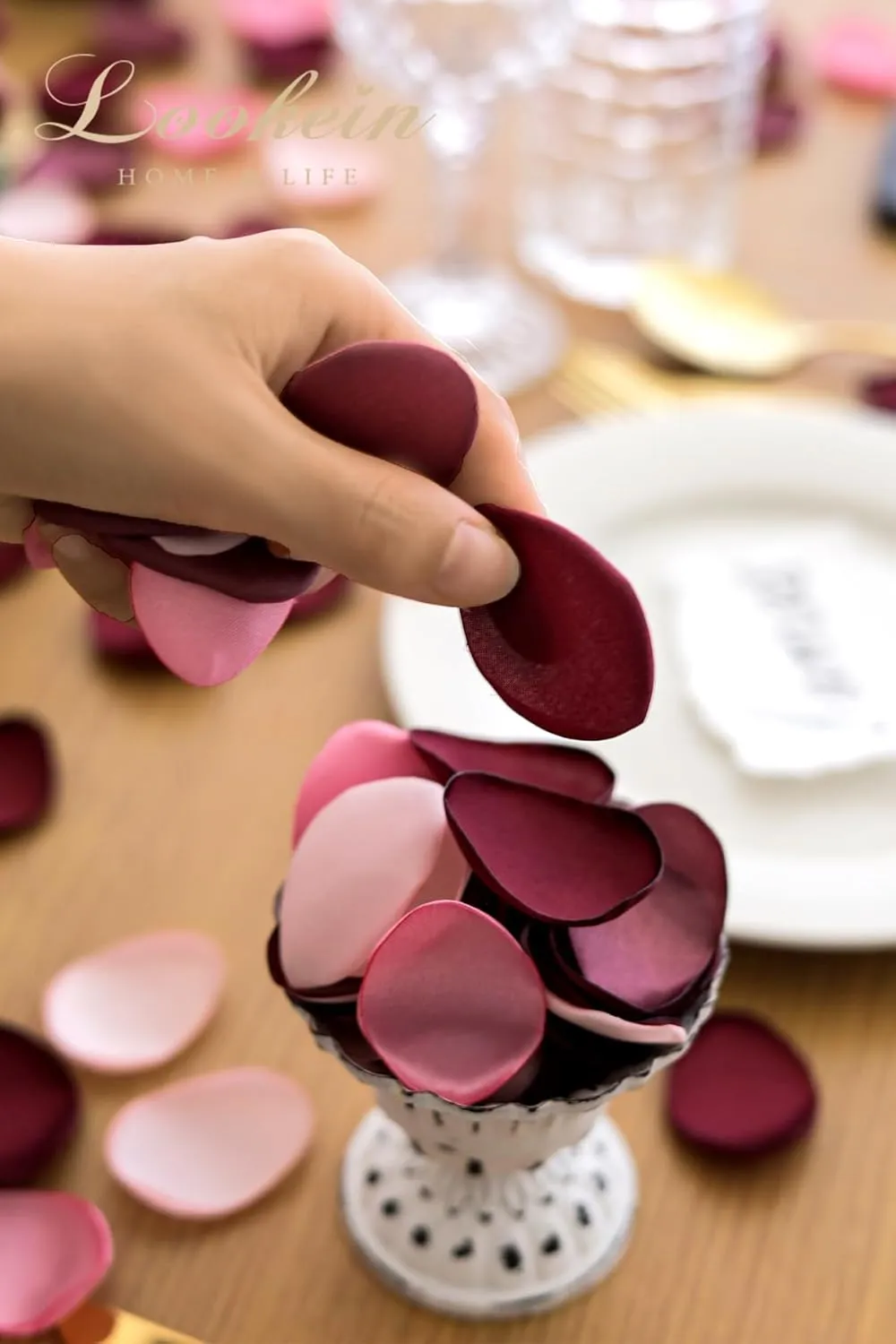 Lookein 300pcs Rose Petals Satin Flower Petals for Wedding Flower Girl Basket Table Centerpieces Aisle Runner Party Confetti Bridal Shower Dinner Wedding Decoration, Elegant Burgundy