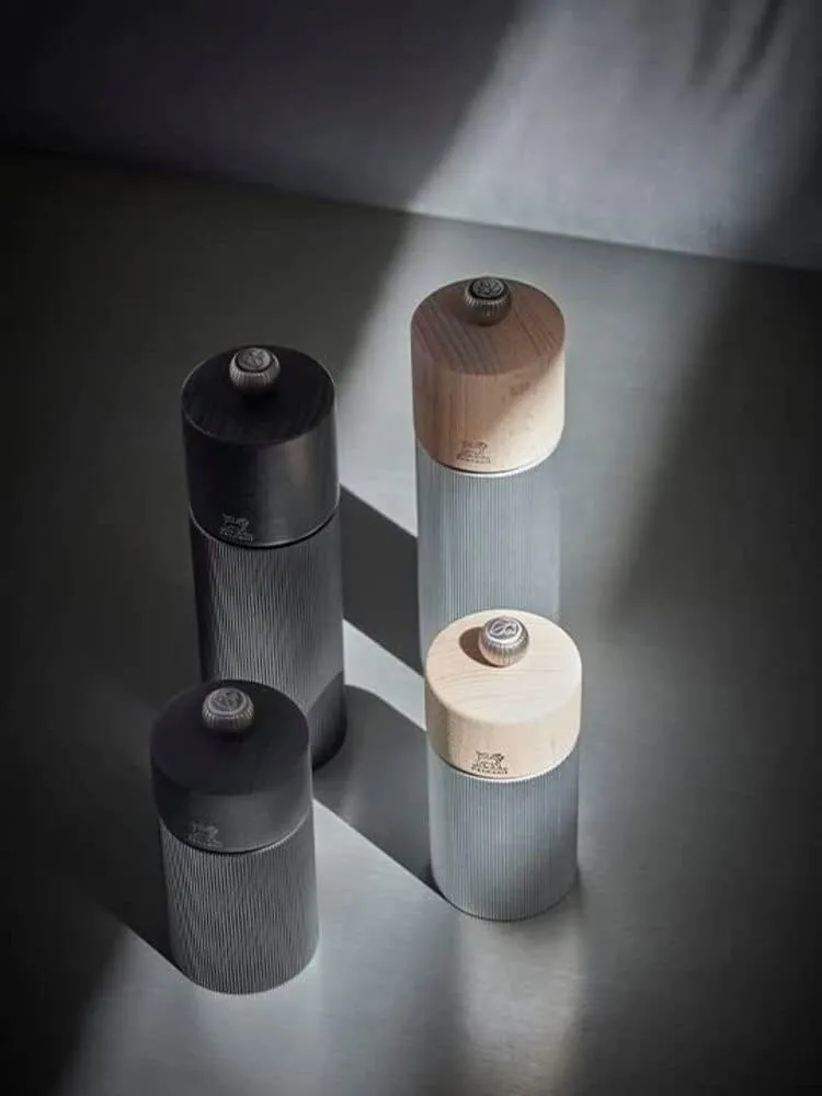 Peugeot Line Carbone Pepper Mill 18 cm - 7in