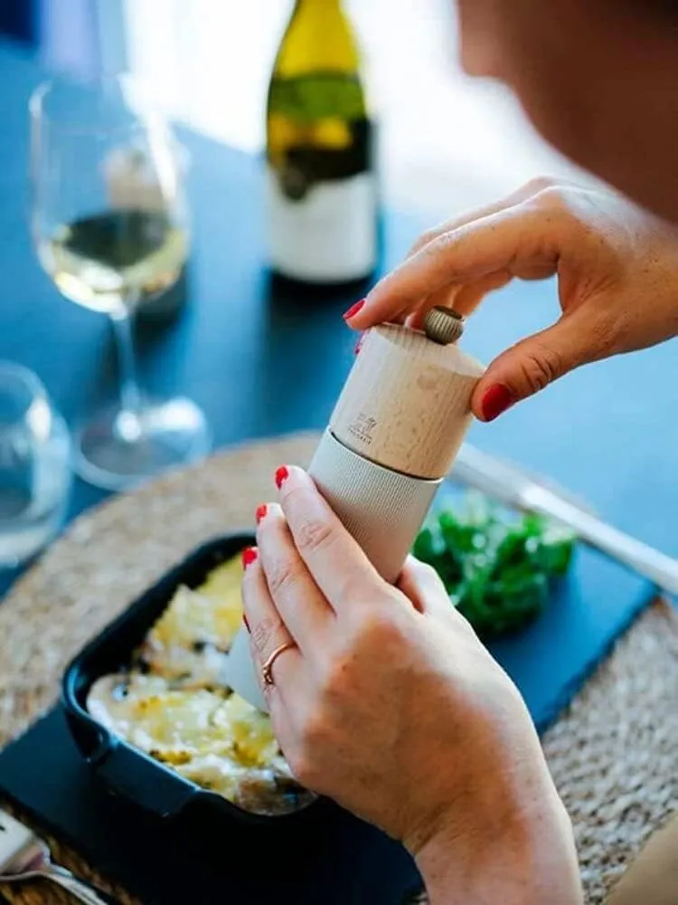 Peugeot Line Carbone Pepper Mill 18 cm - 7in