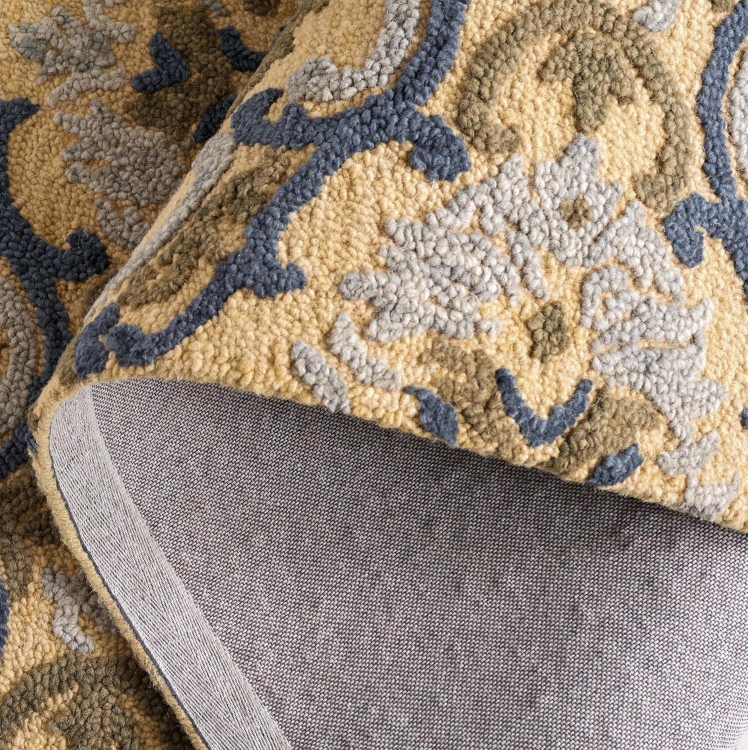 SAFAVIEH Blossom Collection Area Rug - 4' x 6', Gold & Blue, Floral Design, Handmade Wool, Ideal for The Living Room, Bedroom, Dining Room (BLM422D-4)
