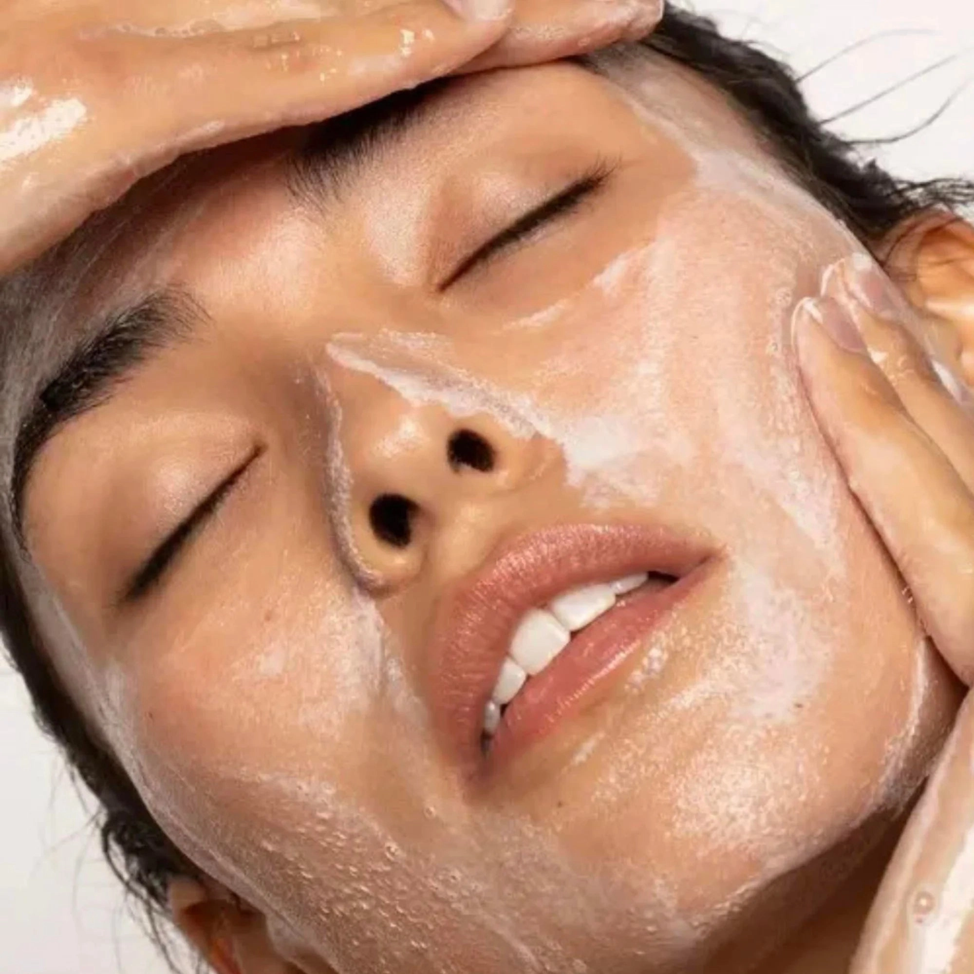 Snail Essence Hydrating Cleanser