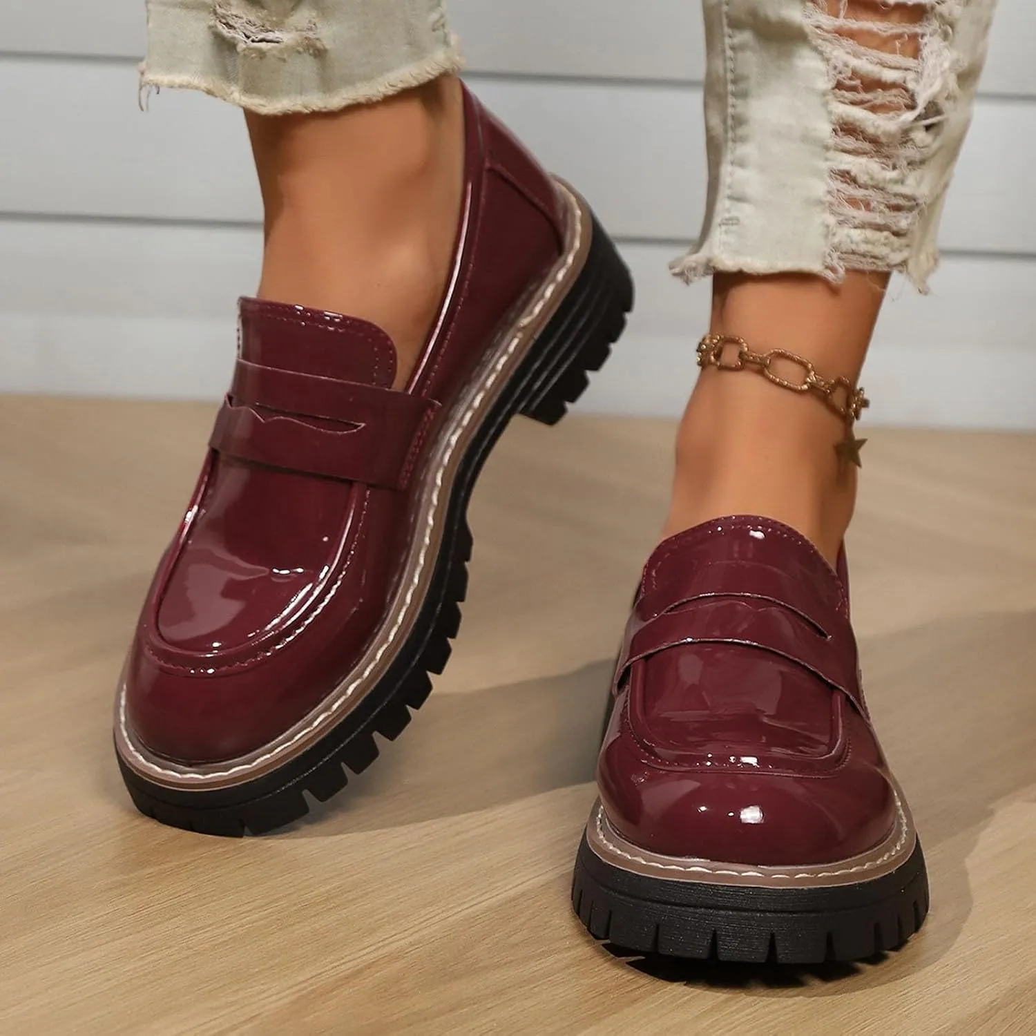 Women's Slip On Casual Shoes Comfortable Flat Walking Footwear for Daily Wear Versatile Outfits All Seasons