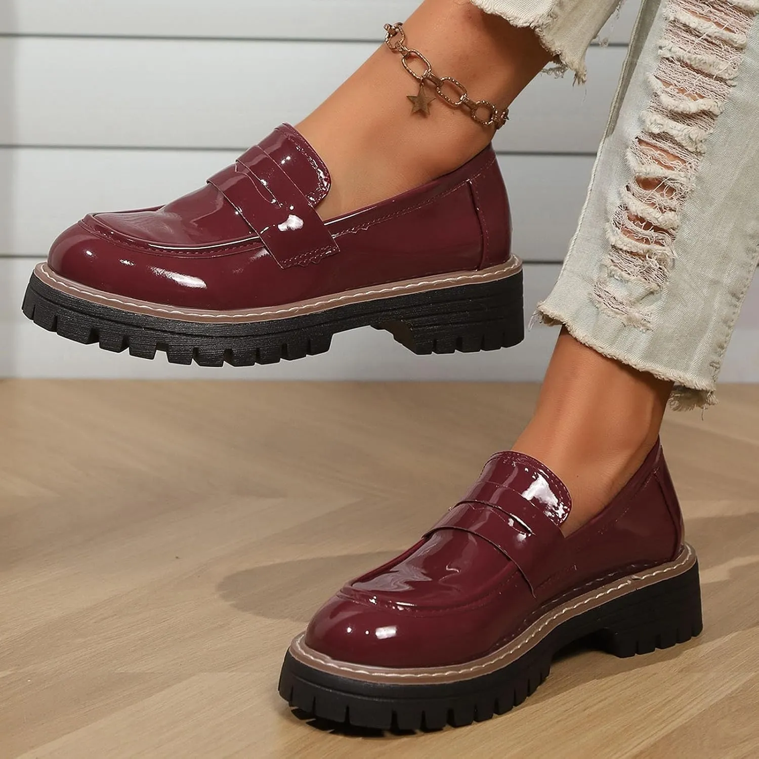 Women's Slip On Casual Shoes Comfortable Flat Walking Footwear for Daily Wear Versatile Outfits All Seasons