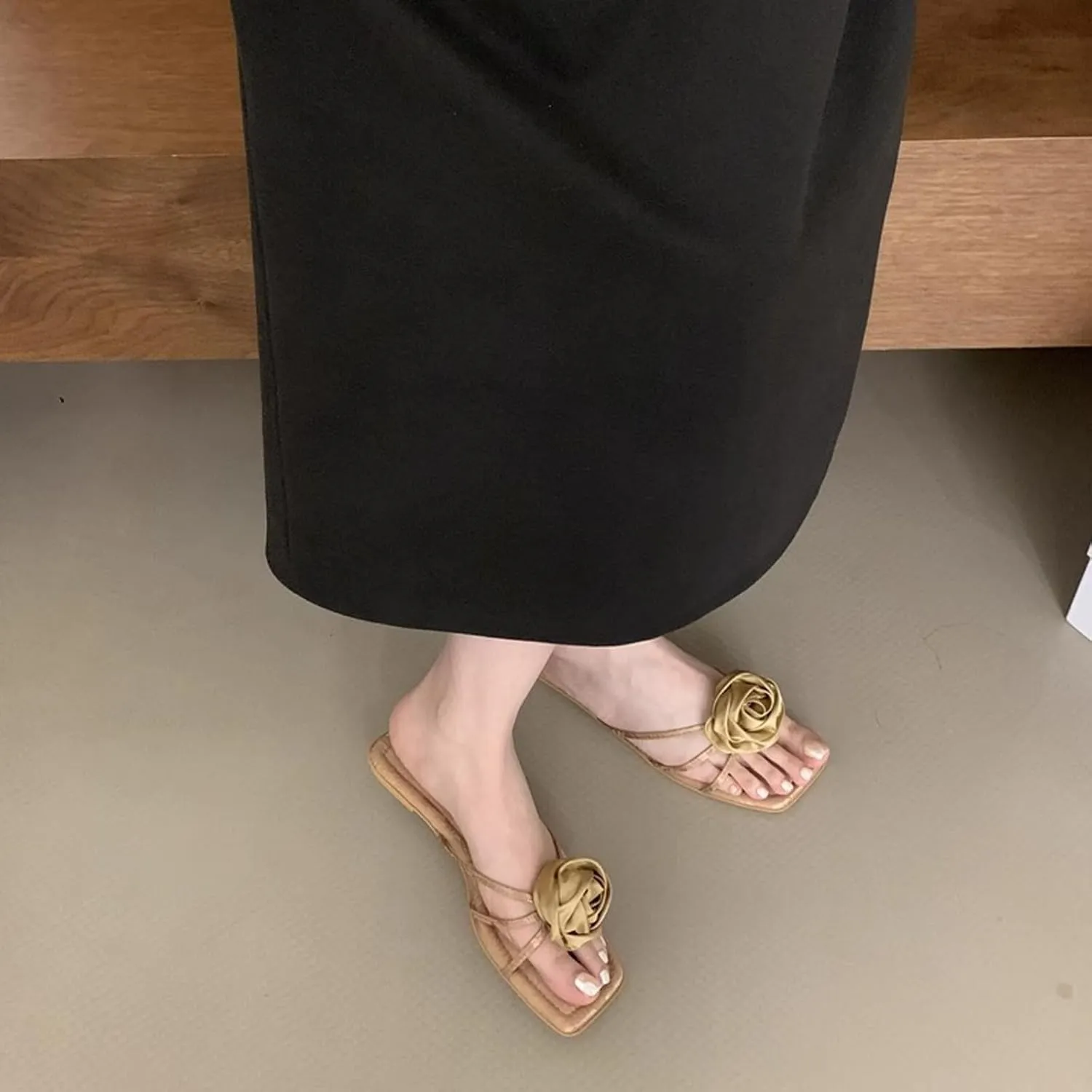 Women'S strappy satin Slip-On Flat slides Sandals with Rose decor Fashion Square Open Toe Flat dress Slides Summer Dressy Evening Party Wedding slippers